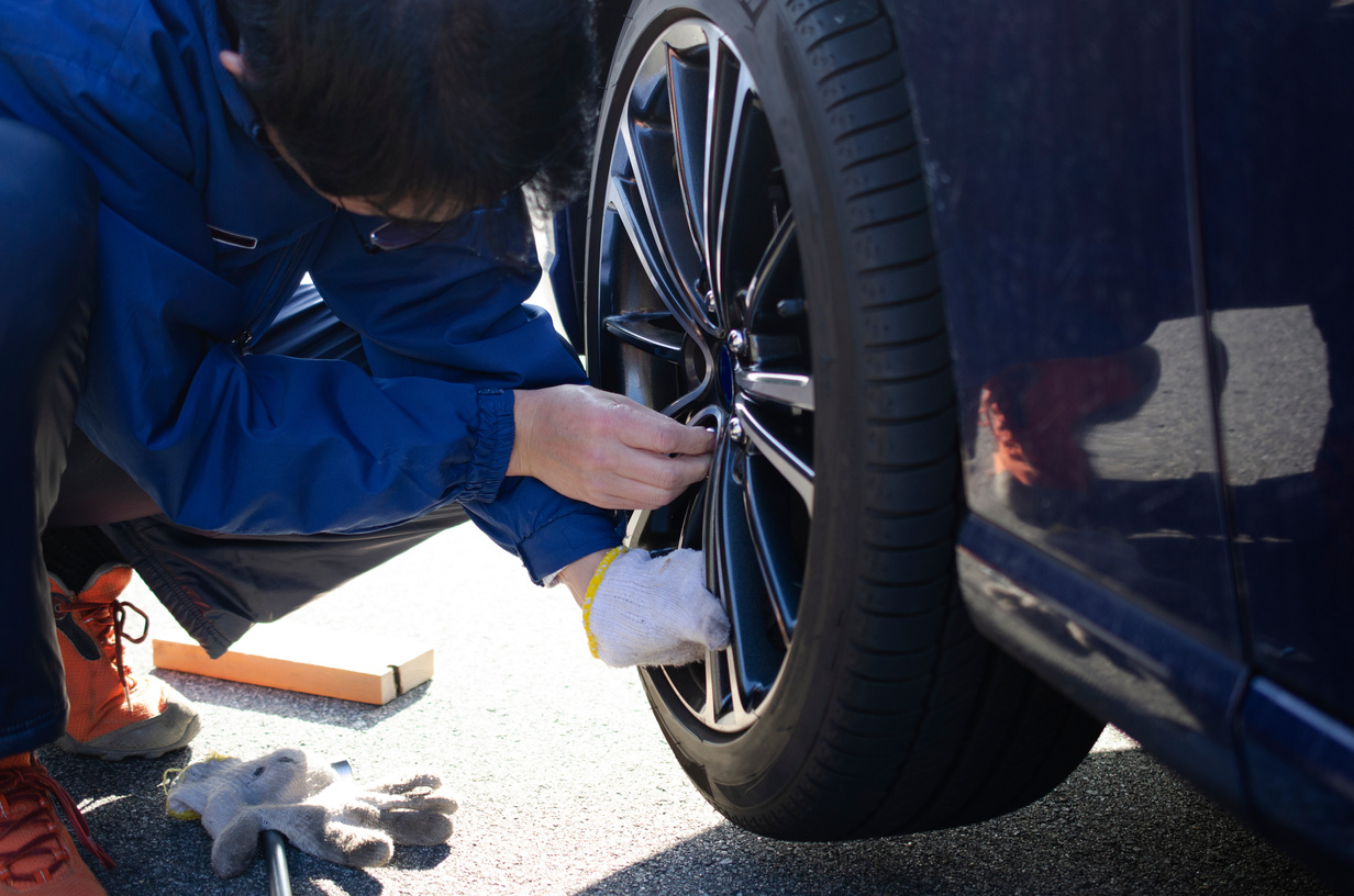 タイヤ交換作業の様子